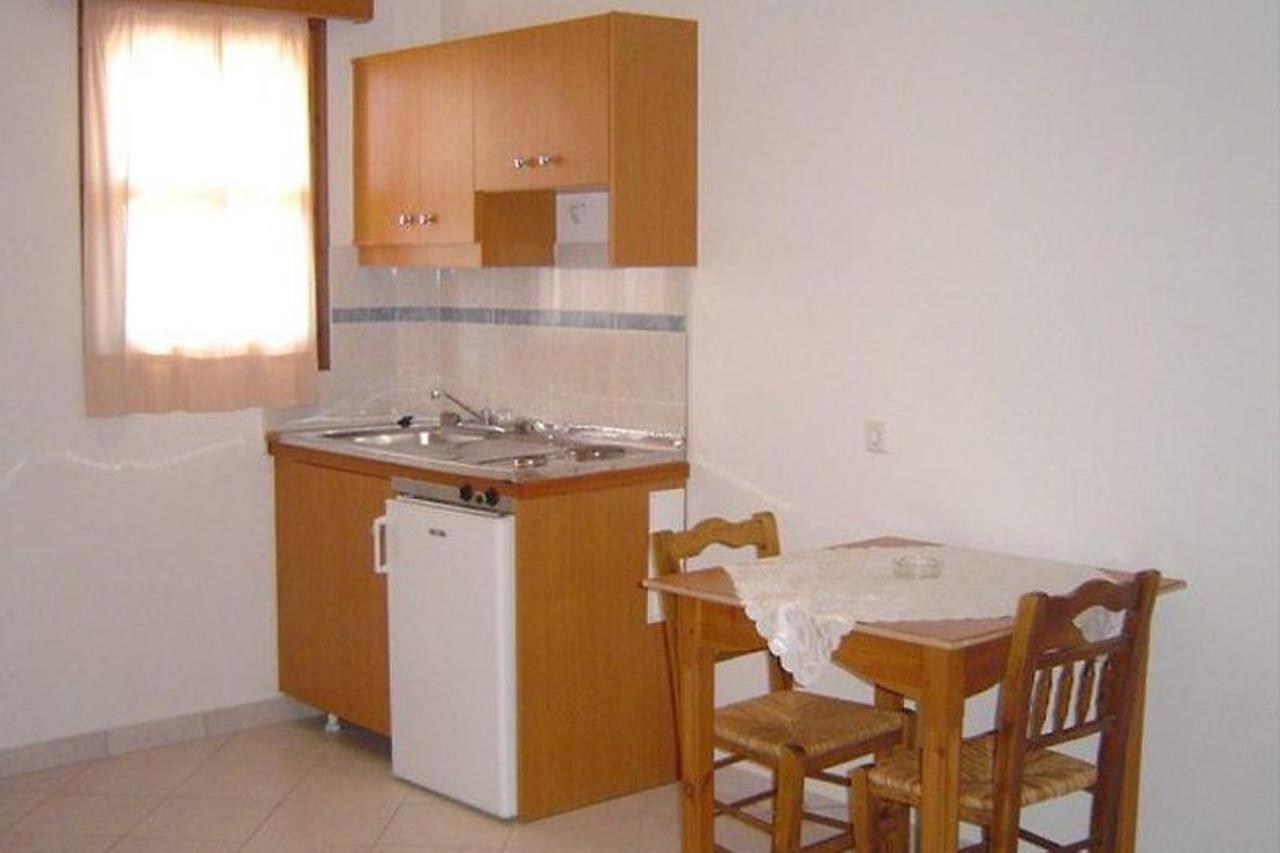 Anemoessa Apartment อาโมปี ภายนอก รูปภาพ